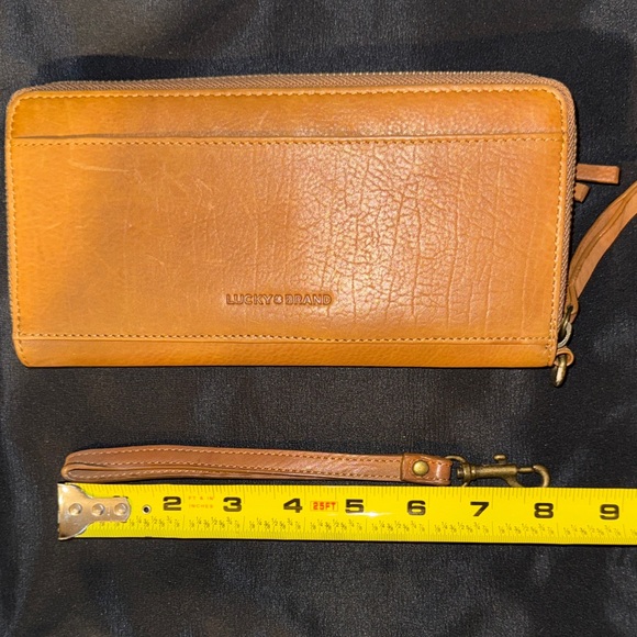 Lucky Brand Brown Leather Wristlet Wallet - Picture 12 of 12